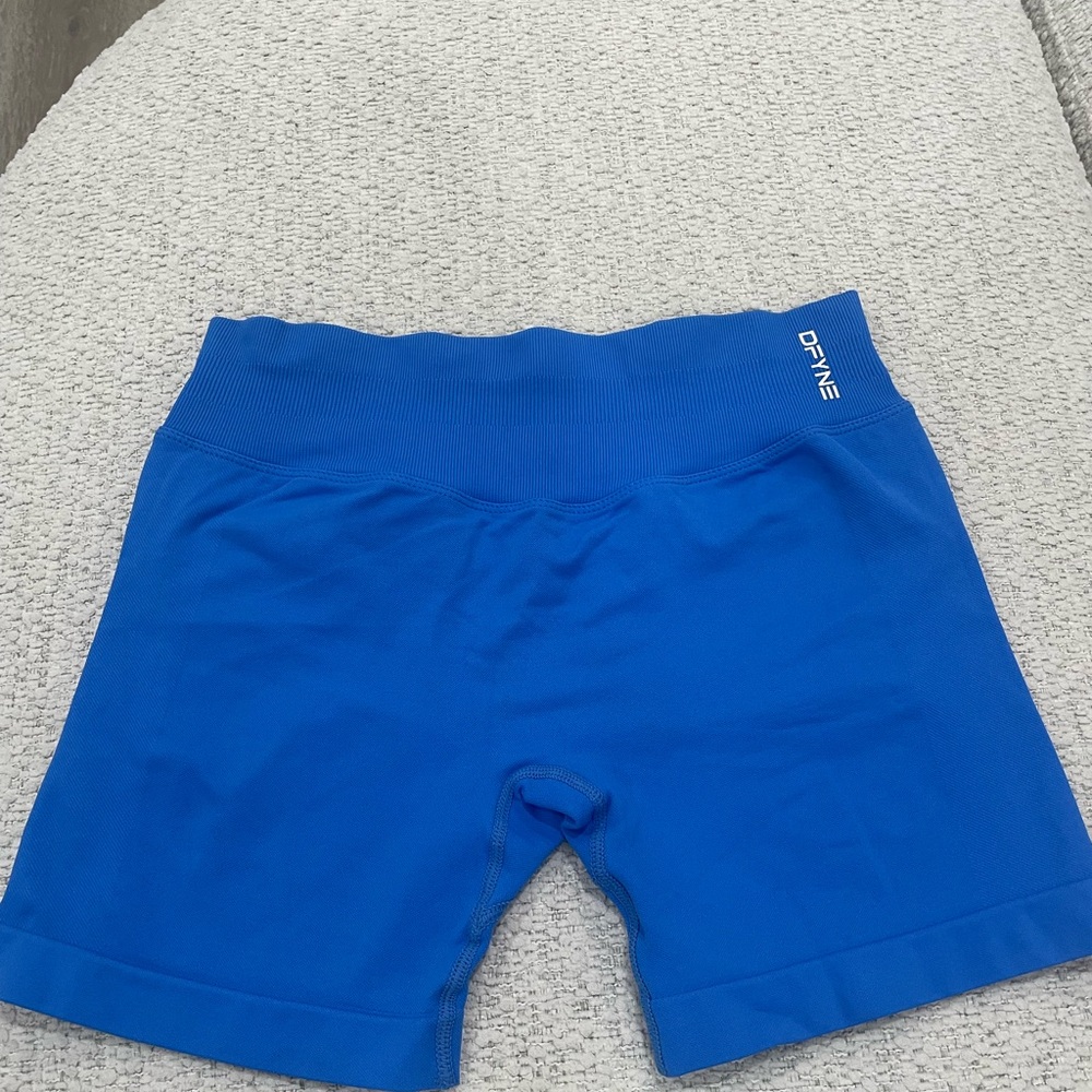 Seamless Electric Blue Bike Shorts - Picture 2 of 3